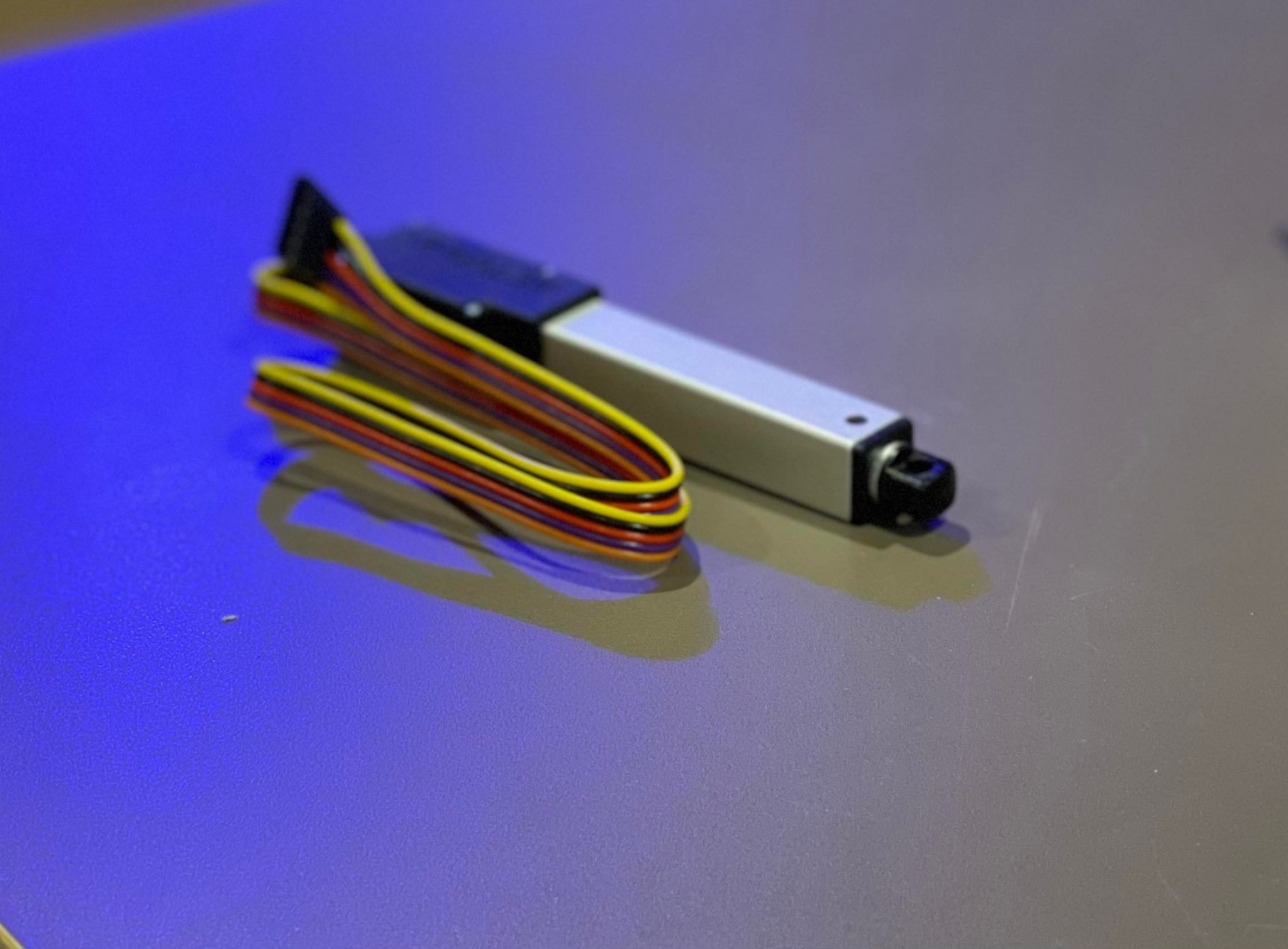 FOCUSTRONIC Vérin | Créati'Récif